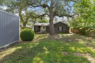 232 Laurel St, Lake Jackson, TX 77566 - Photo 19