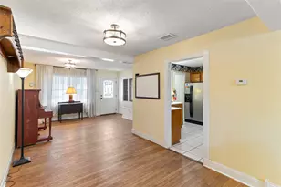 232 Laurel St, Lake Jackson, TX 77566 - Photo 7