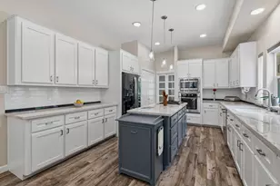 11714 Creek View Ln, Conroe, TX 77385 - Photo 13