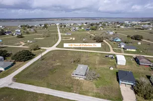 448 Stovall Dr, Palacios, TX 77465 - Photo 5