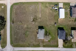 448 Stovall Dr, Palacios, TX 77465 - Photo 7