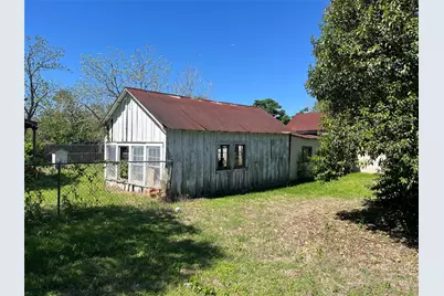 223 Walnut Street, New Ulm, TX 78950 - Photo 7