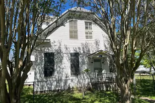 223 Walnut St, New Ulm, TX 78950 - Photo 5