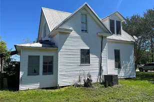 223 Walnut St, New Ulm, TX 78950 - Photo 3