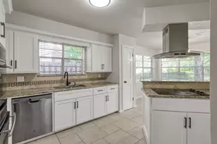 88 April Wind Dr S, Conroe, TX 77356 - Photo 17