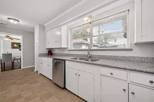 103 E Janisch Rd, Houston, TX 77022 - Photo 3