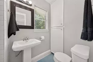 103 E Janisch Rd, Houston, TX 77022 - Photo 9