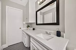 103 E Janisch Rd, Houston, TX 77022 - Photo 11