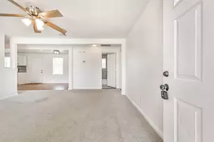 332 N 7th St, La Porte, TX 77571 - Photo 5