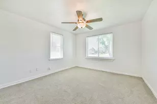332 N 7th St, La Porte, TX 77571 - Photo 17