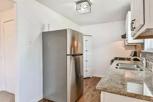 332 N 7th St, La Porte, TX 77571 - Photo 9