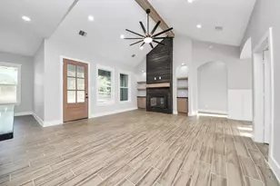 15315 Alchester Ct, Plantersville, TX 77363 - Photo 9