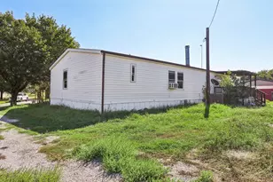 169 Lowrey Cir, Springtown, TX 76082 - Photo 13