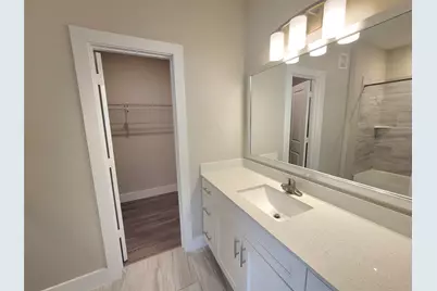 1620 Oak Tree Drive #1105, Houston, TX 77080 - Photo 9