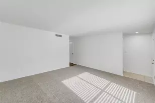9243 Westwood Village Dr, Houston, TX 77036 - Photo 17