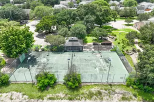 9243 Westwood Village Dr, Houston, TX 77036 - Photo 37