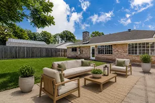 14026 Britoak Ln, Houston, TX 77079 - Photo 11
