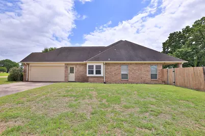 105 Lawrence Marshall Dr, Hempstead, TX 77445 - Photo 3