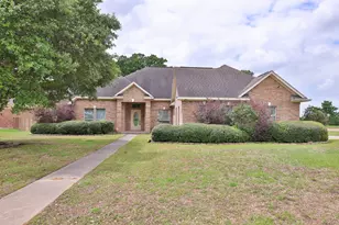 105 Lawrence Marshall Dr, Hempstead, TX 77445 - Photo 1