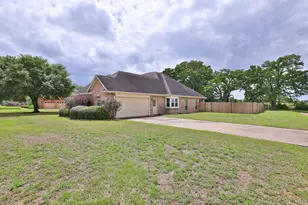 105 Lawrence Marshall Dr, Hempstead, TX 77445 - Photo 1
