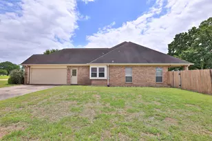 105 Lawrence Marshall Dr, Hempstead, TX 77445 - Photo 3