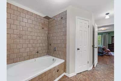 5210 Green Springs Drive, Houston, TX 77066 - Photo 23