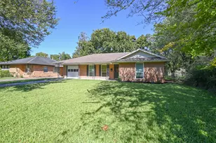1602 Sheridan Dr, Baytown, TX 77520 - Photo 1