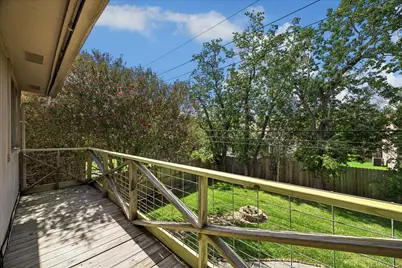 813 Lakeview Drive, Sugar Land, TX 77498 - Photo 23