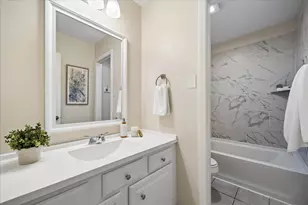 813 Lakeview Dr, Sugar Land, TX 77498 - Photo 19