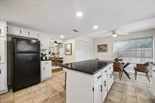 813 Lakeview Dr, Sugar Land, TX 77498 - Photo 13