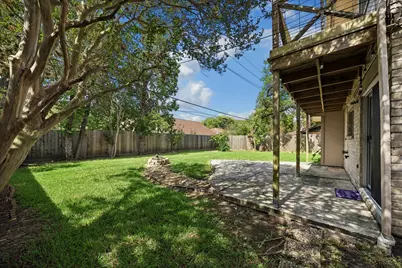 813 Lakeview Drive, Sugar Land, TX 77498 - Photo 5