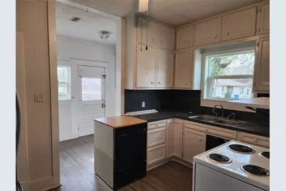 417 Victoria Street, Navasota, TX 77868 - Photo 13