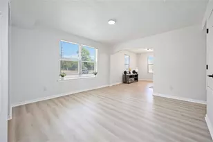 2423 Lucas St, Houston, TX 77026 - Photo 17