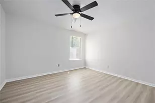 2423 Lucas St, Houston, TX 77026 - Photo 9