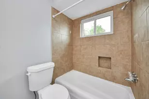 10654 Hazelhurst Dr, Houston, TX 77043 - Photo 27