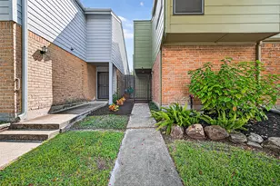 1917 Trixie Ln, Houston, TX 77042 - Photo 5