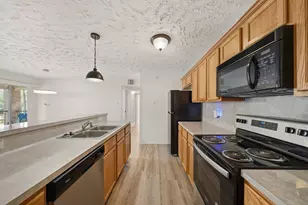 8051 Bay Branch Dr, The Woodlands, TX 77382 - Photo 9