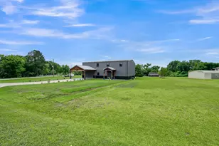 12304 Maggie Ln, Willis, TX 77318 - Photo 3