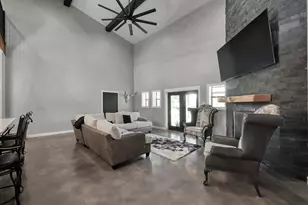 12304 Maggie Ln, Willis, TX 77318 - Photo 13