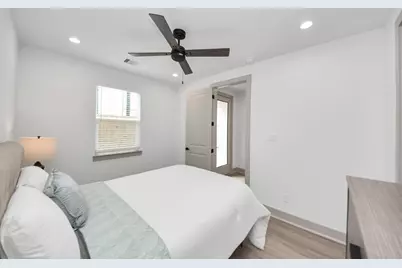 5303 Kindred Garden Lane #B, Houston, TX 77091 - Photo 11