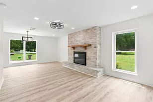 12217 Pine Ln, Dickinson, TX 77539 - Photo 9