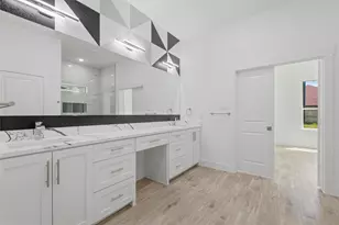 707 S Iowa St, La Porte, TX 77571 - Photo 11
