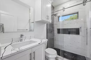 707 S Iowa St, La Porte, TX 77571 - Photo 15