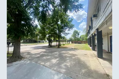 5301 Collingsworth Street #10, Houston, TX 77026 - Photo 3