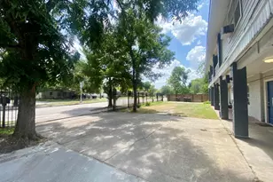 5301 Collingsworth St, Houston, TX 77026 - Photo 3