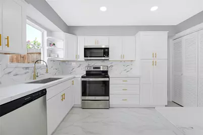 6326 Cambridge Glen Lane, Houston, TX 77035 - Photo 9