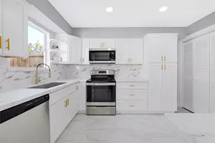 6326 Cambridge Glen Ln, Houston, TX 77035 - Photo 9