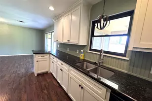 53 Pin Oak Ct, Lake Jackson, TX 77566 - Photo 7