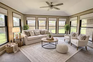 53 Pin Oak Ct, Lake Jackson, TX 77566 - Photo 9