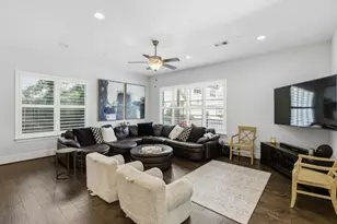 2302 Fall Run Dr, Houston, TX 77055 - Photo 19